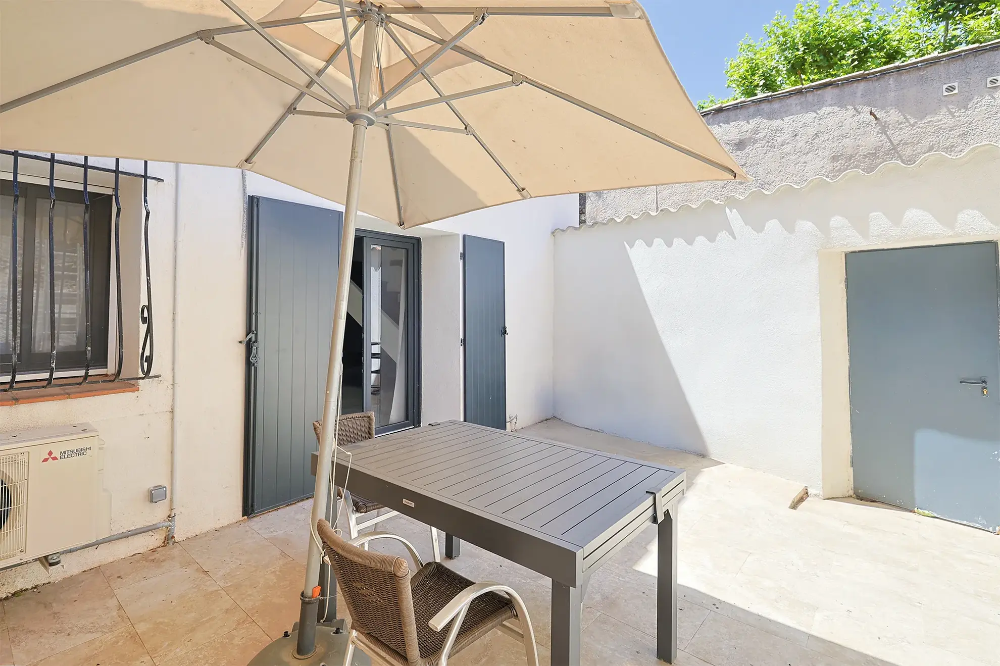 Maison de village rénovée de 62m² avec terrasse à Collobrières 