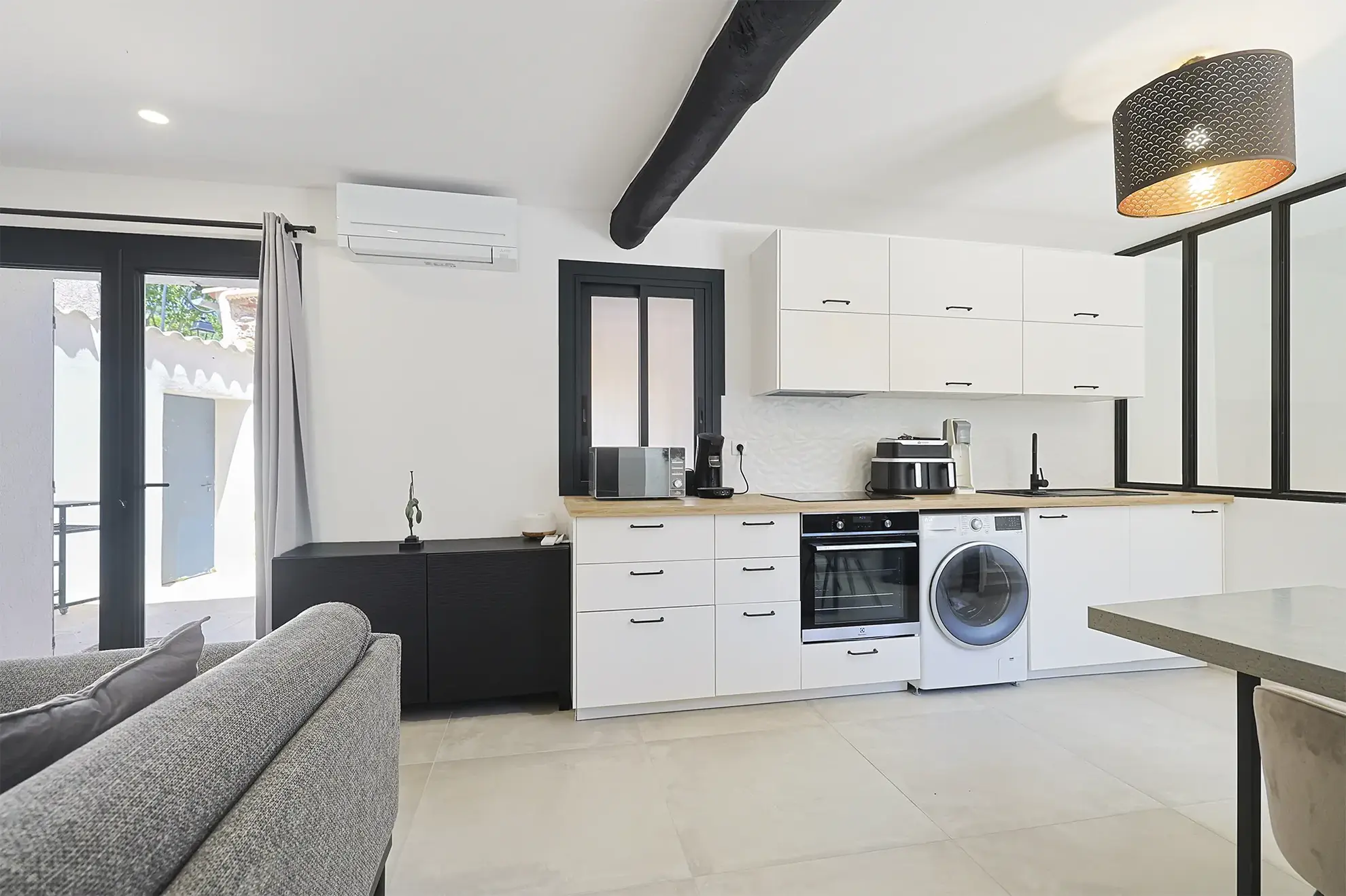 Maison de village rénovée de 62m² avec terrasse à Collobrières 