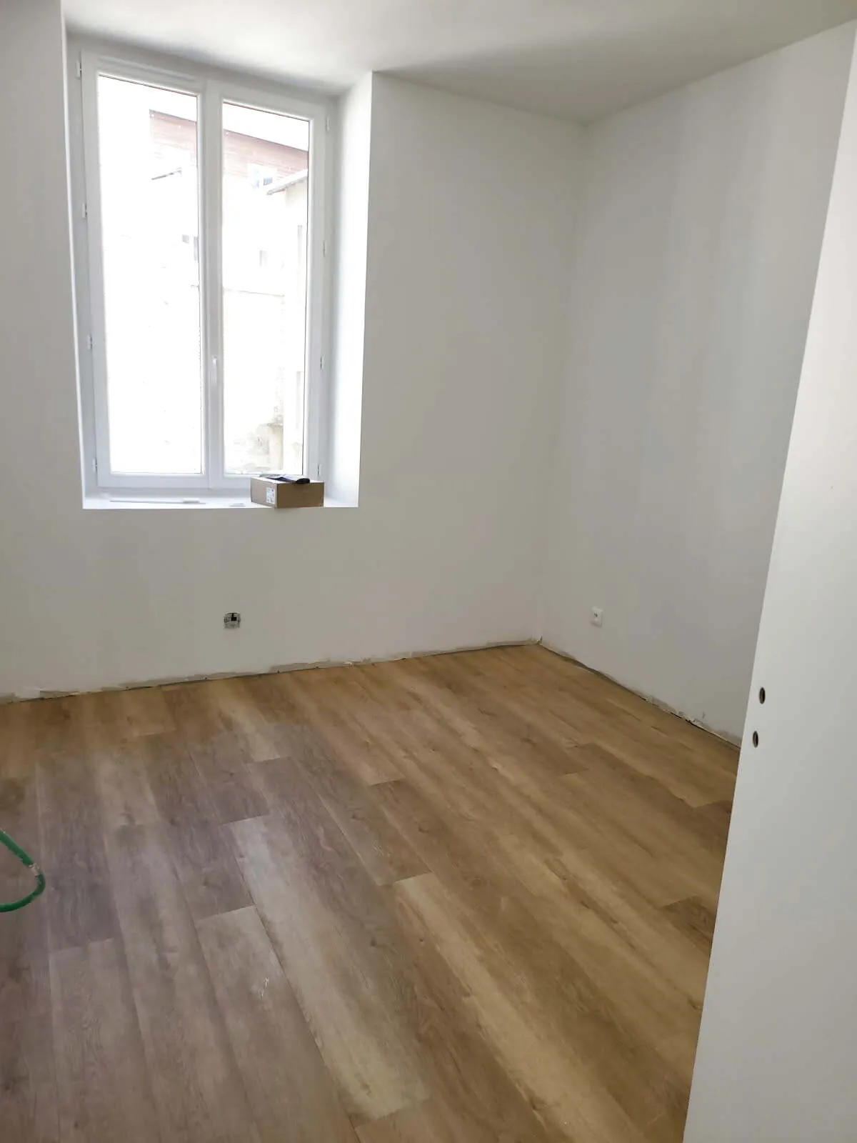 Appartement rénové de 60 m² au centre de Beaurepaire - T2 lumineux et calme 