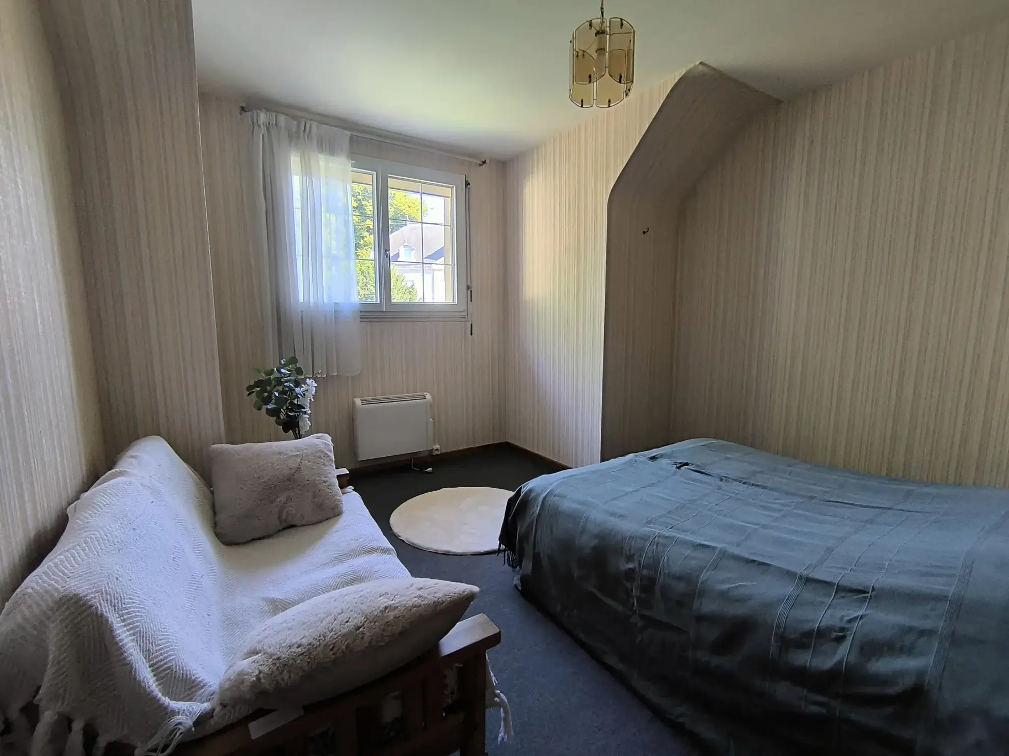 Maison familiale 5 pièces avec sous-sol à Château-Thierry, proche commodités 