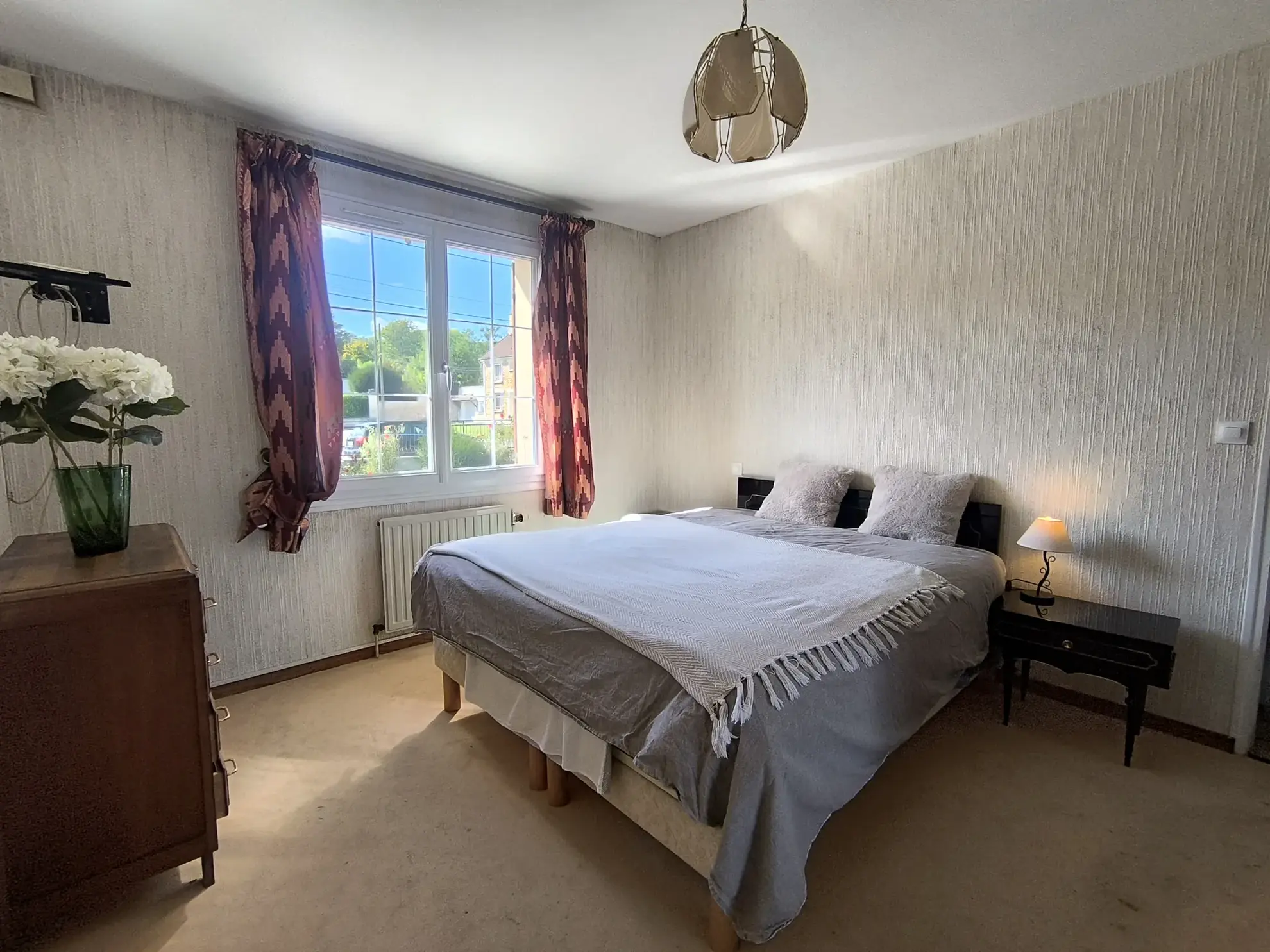 Maison familiale 5 pièces avec sous-sol à Château-Thierry, proche commodités 