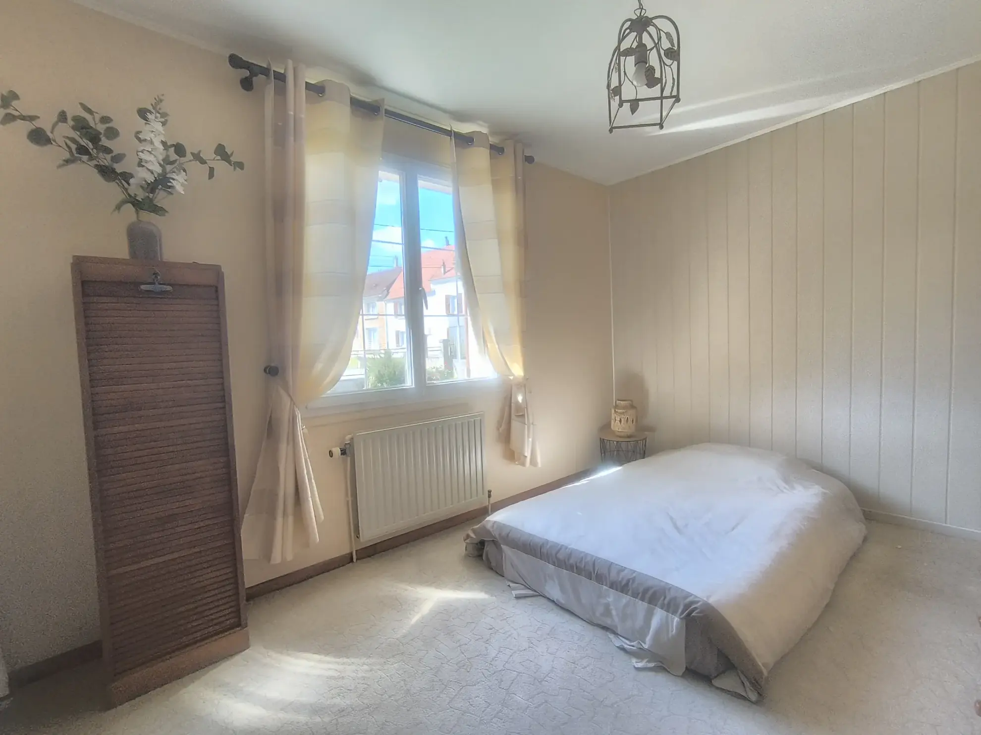 Maison familiale 5 pièces avec sous-sol à Château-Thierry, proche commodités 