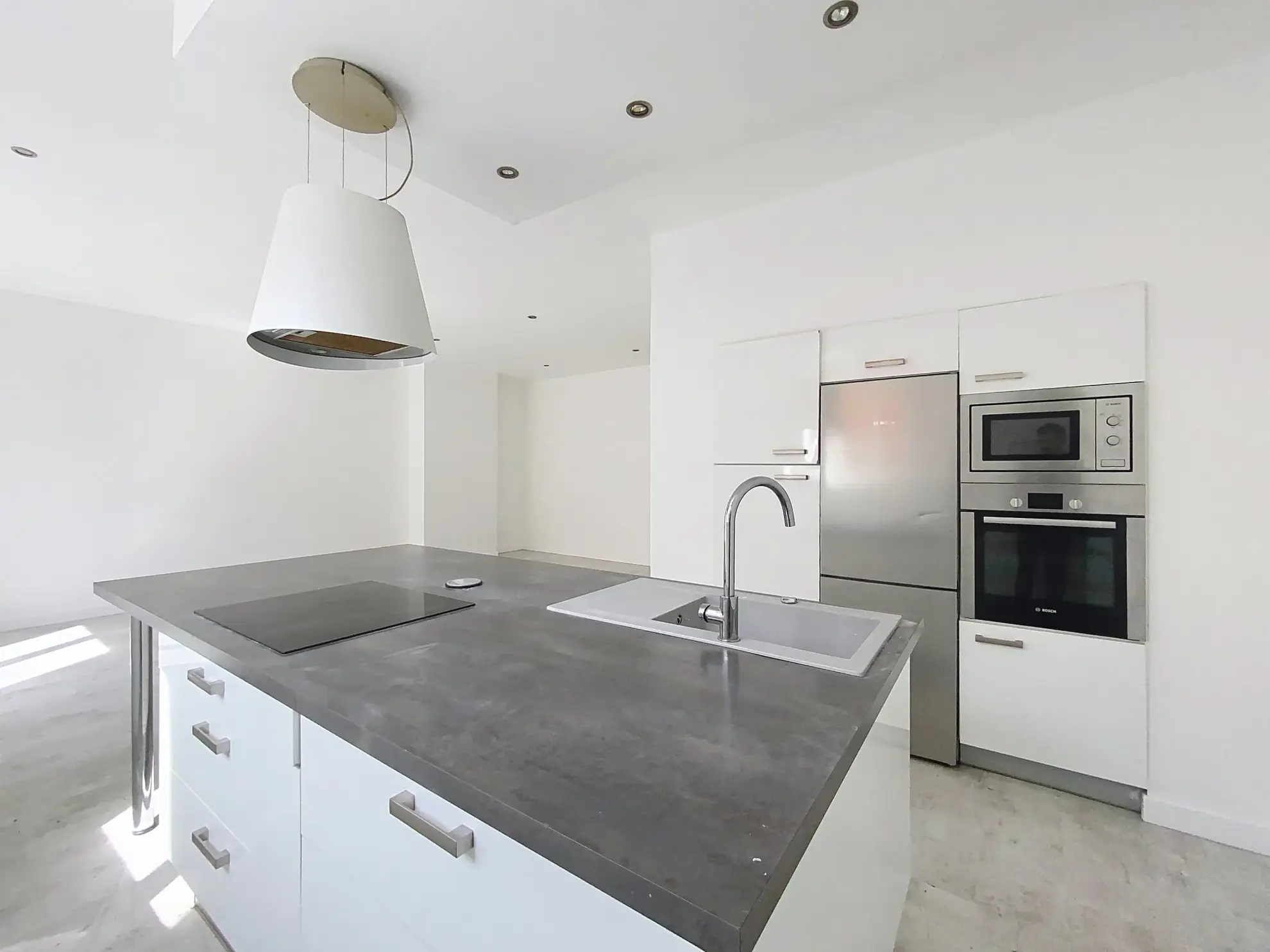 Appartement 3 pièces avec terrasse à St Étienne proche commodités 