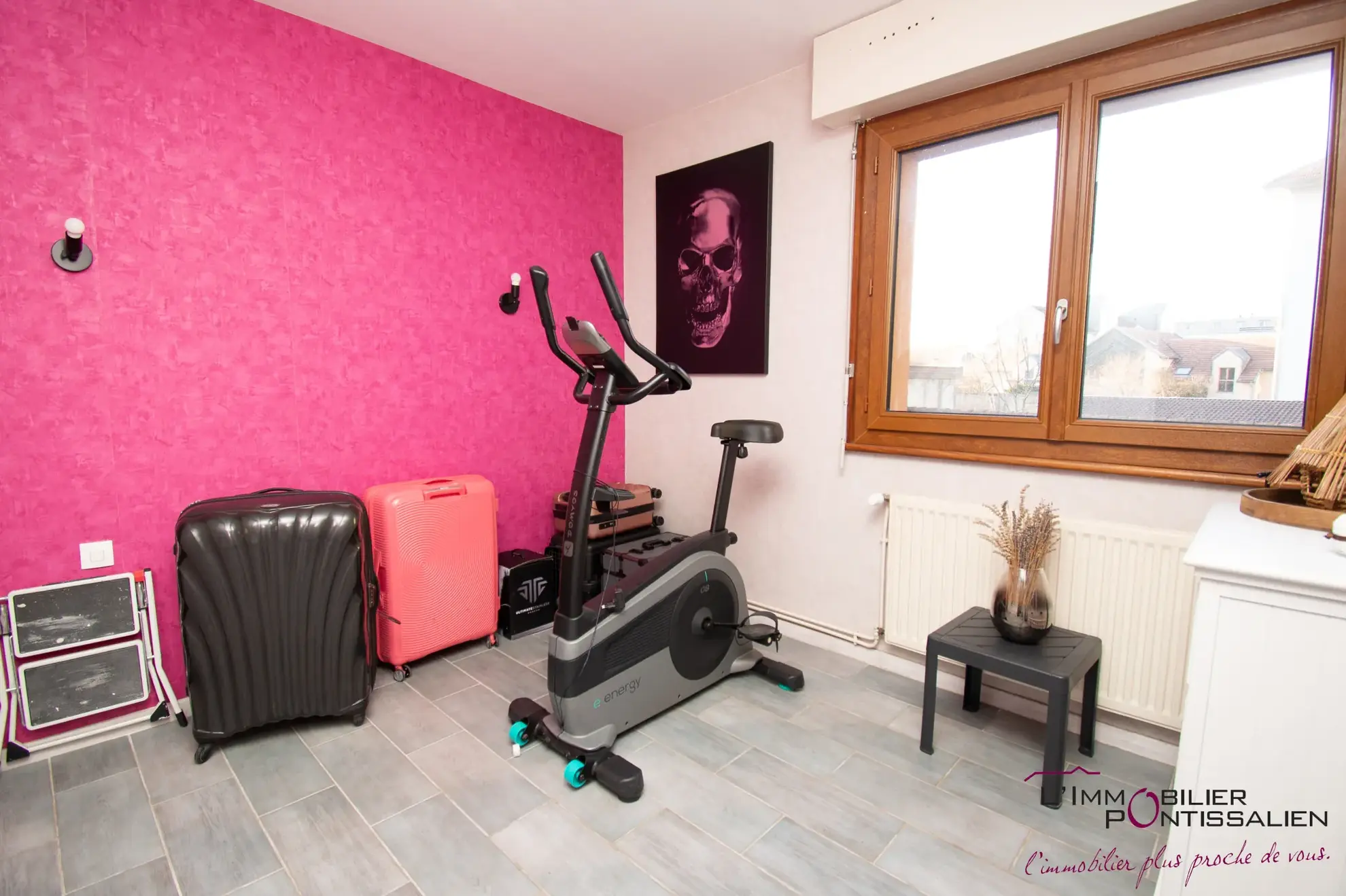 Maison mitoyenne de 127 m² avec terrasse, garage et 5 chambres au centre de Pontarlier 