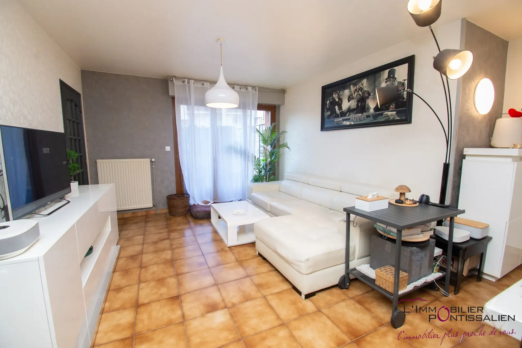 Maison mitoyenne de 127 m² avec terrasse, garage et 5 chambres au centre de Pontarlier 