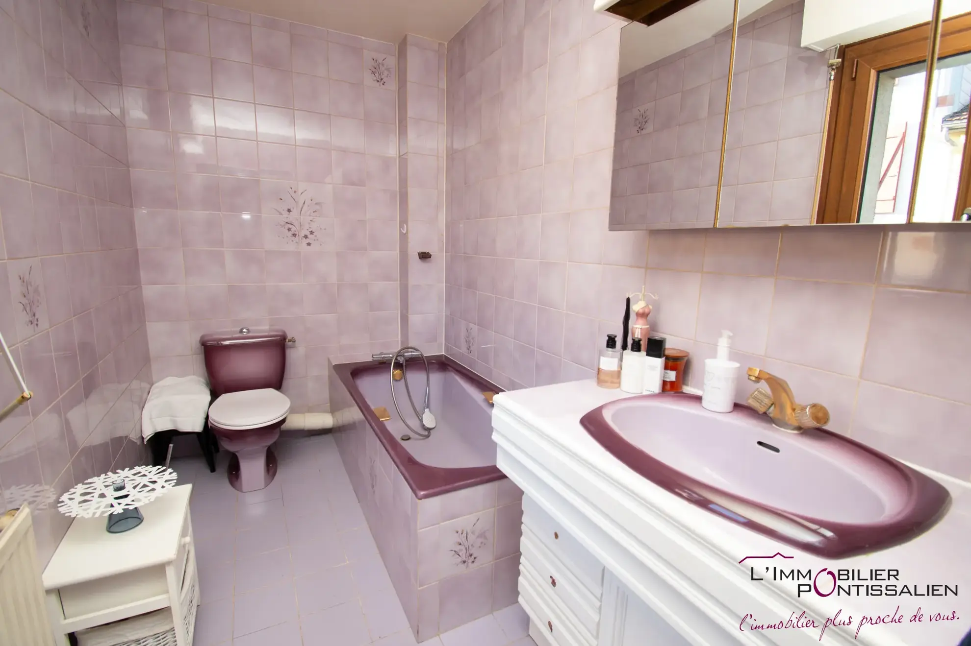 Maison mitoyenne de 127 m² avec terrasse, garage et 5 chambres au centre de Pontarlier 