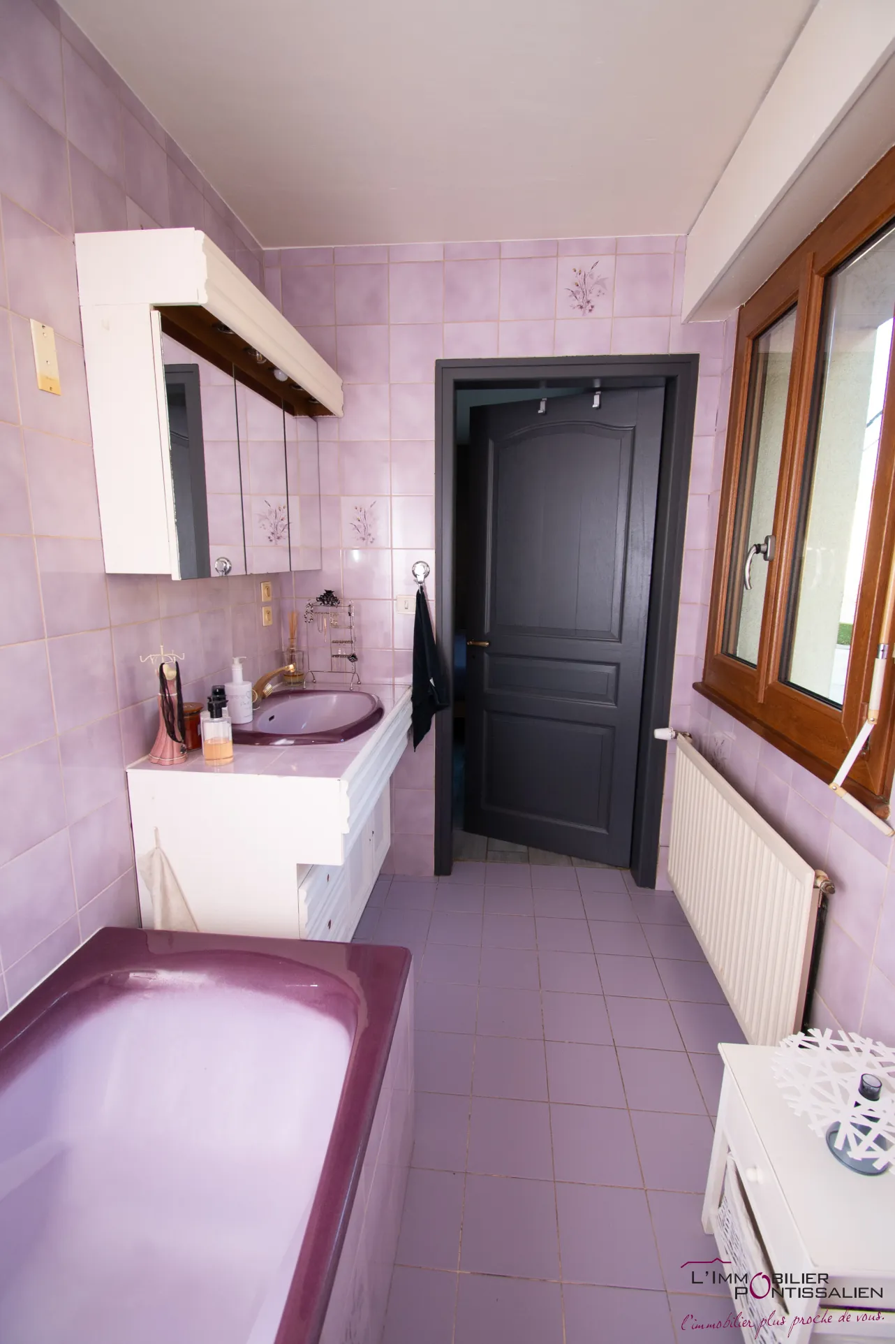 Maison mitoyenne de 127 m² avec terrasse, garage et 5 chambres au centre de Pontarlier 