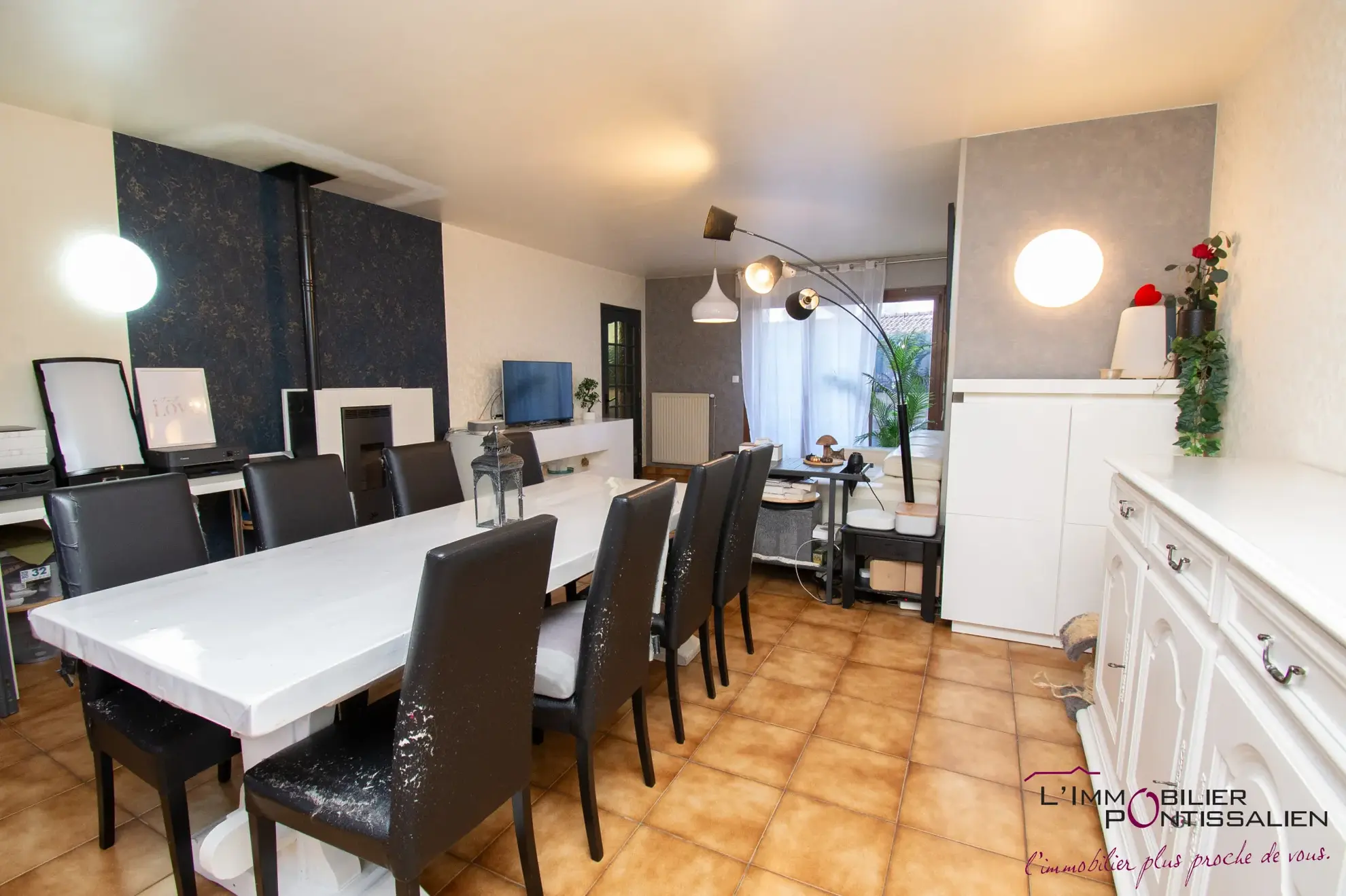 Maison mitoyenne de 127 m² avec terrasse, garage et 5 chambres au centre de Pontarlier 