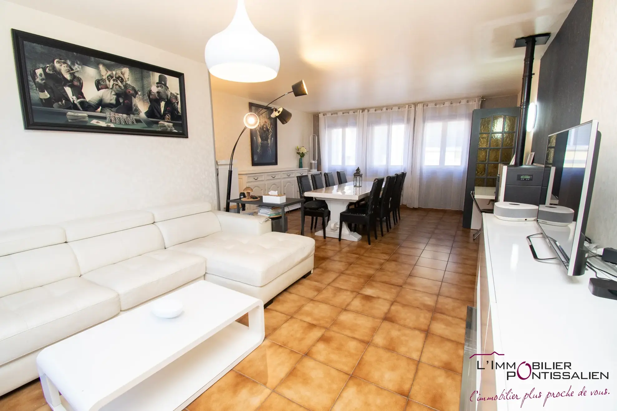 Maison mitoyenne de 127 m² avec terrasse, garage et 5 chambres au centre de Pontarlier 