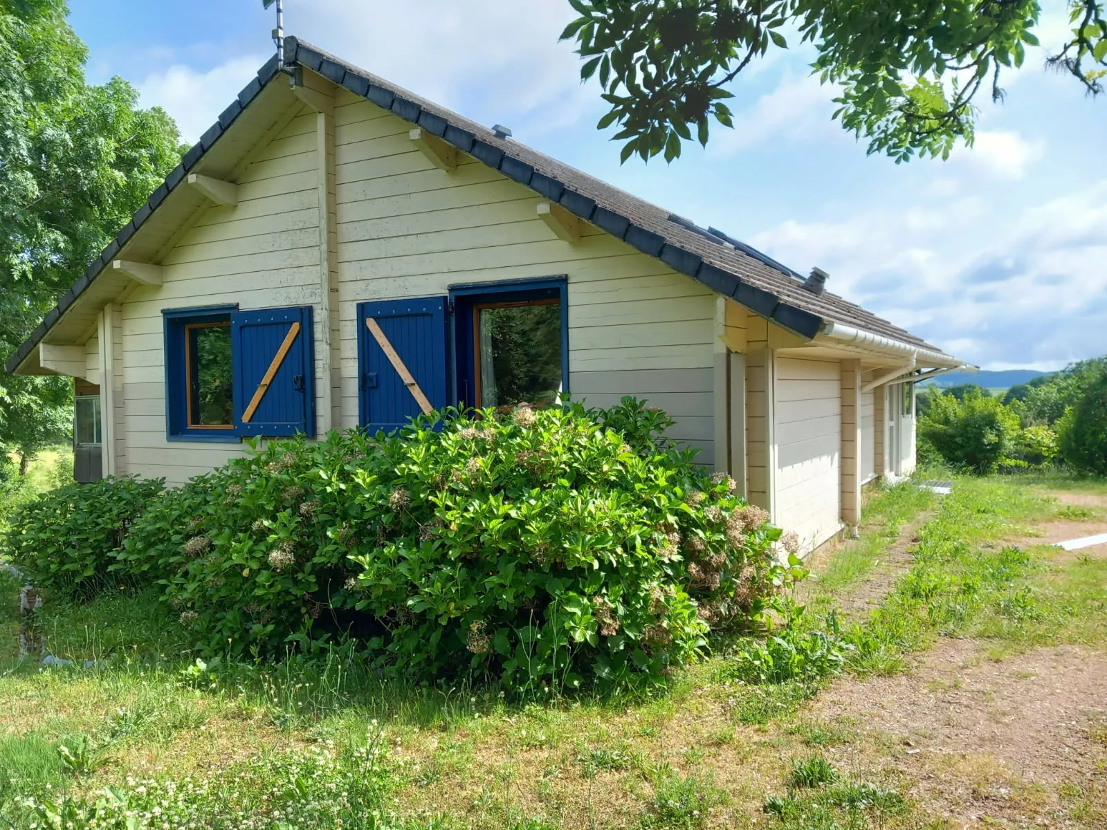 Maison en ossature bois de 90 m² à Vezins de Lévézou avec terrain de 985 m² 
