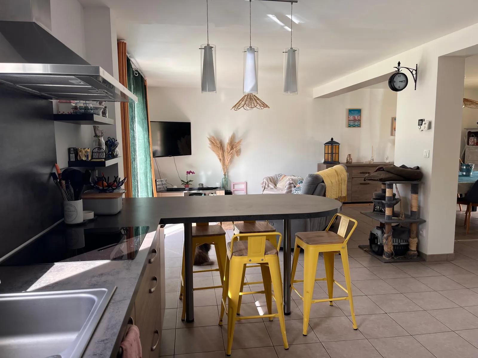 Belle maison T5 construite en 2014 à Saint-Joachim, proche écoles et jardin spacieux 