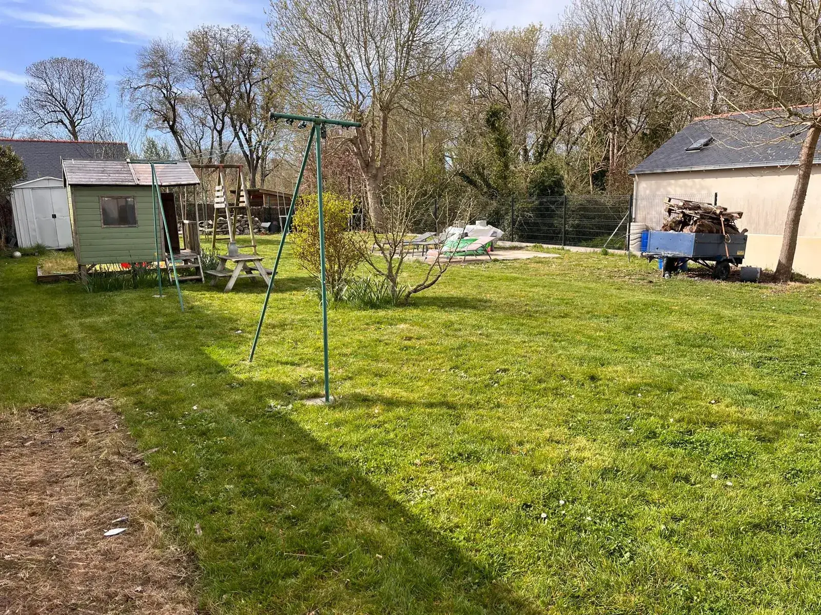 Belle maison T5 construite en 2014 à Saint-Joachim, proche écoles et jardin spacieux 