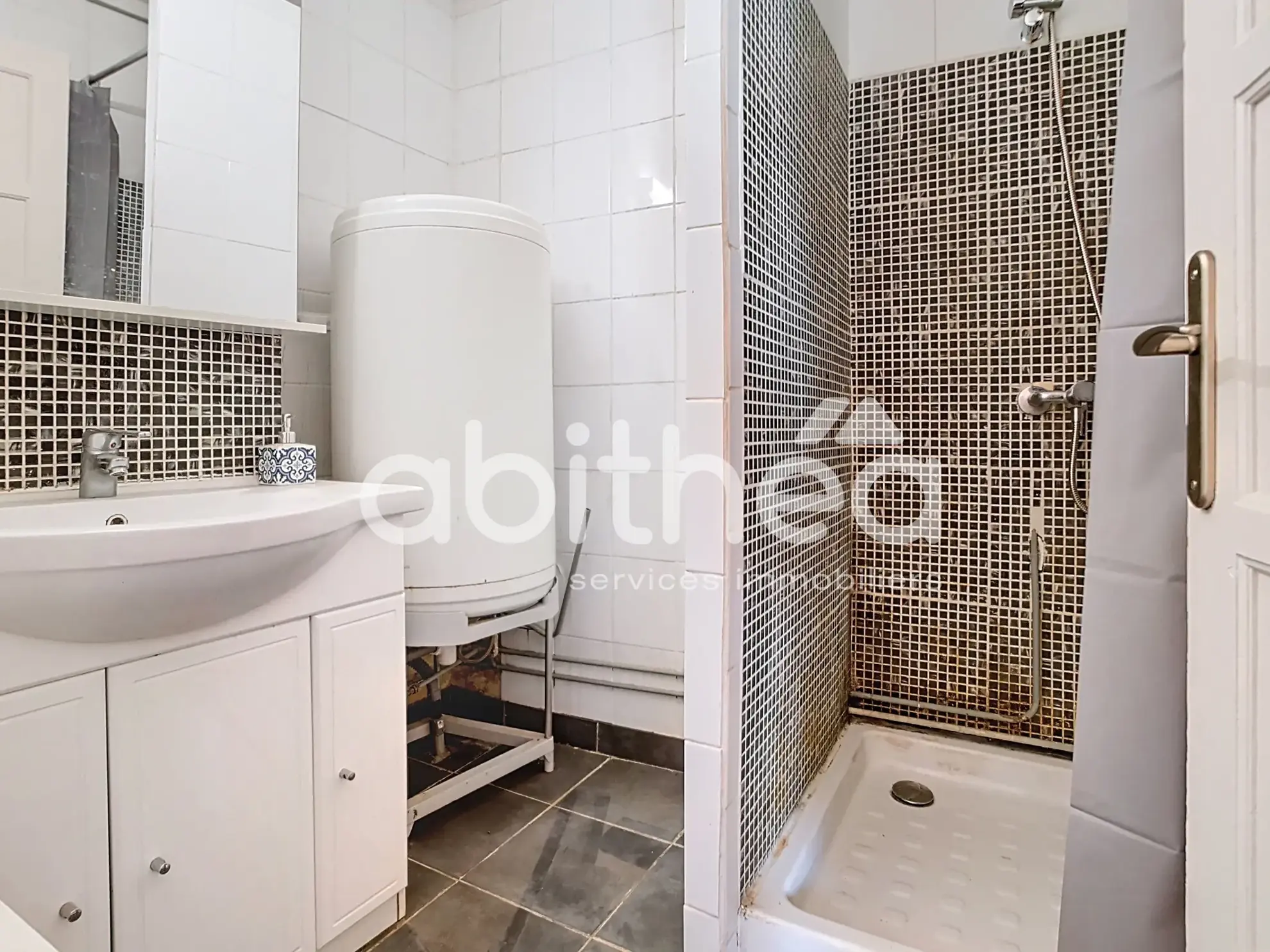 Appartement T3 à Troyes de 58 m² avec cave et potentiel d'amélioration 