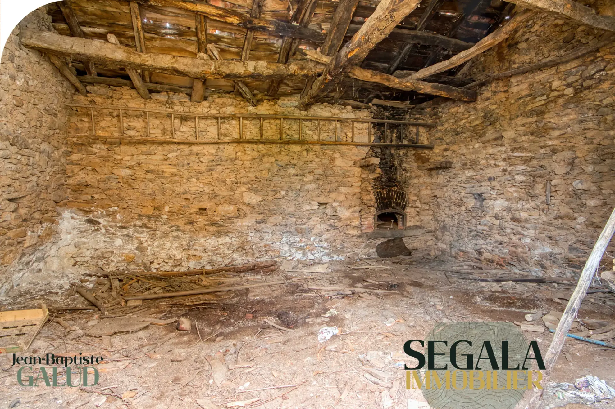 Charmante maison de village à Montirat avec garage, jardin et fibre optique 