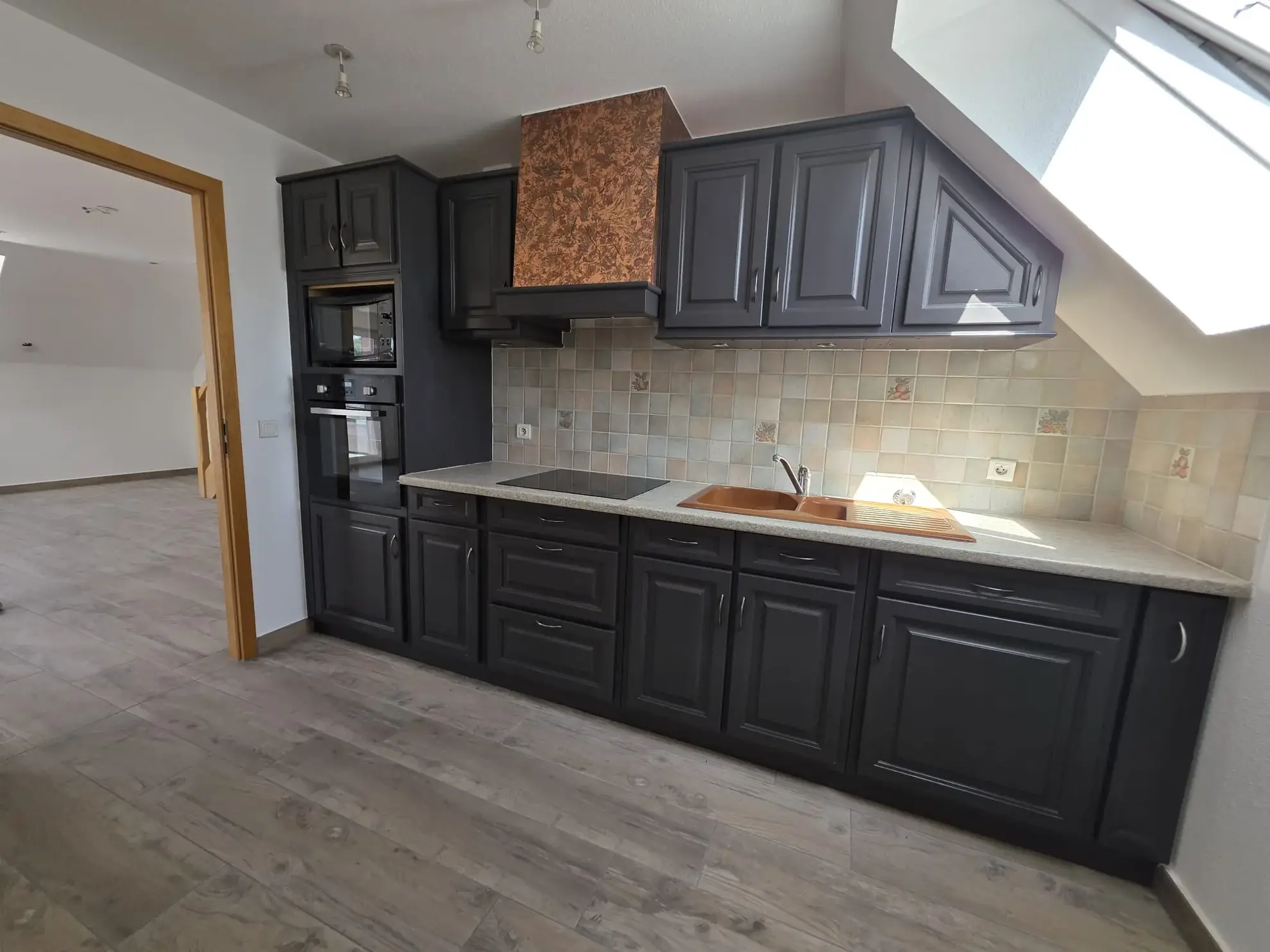 À vendre : Duplex lumineux de 95m² à Hirsingue avec garage, potentiel à exploiter 