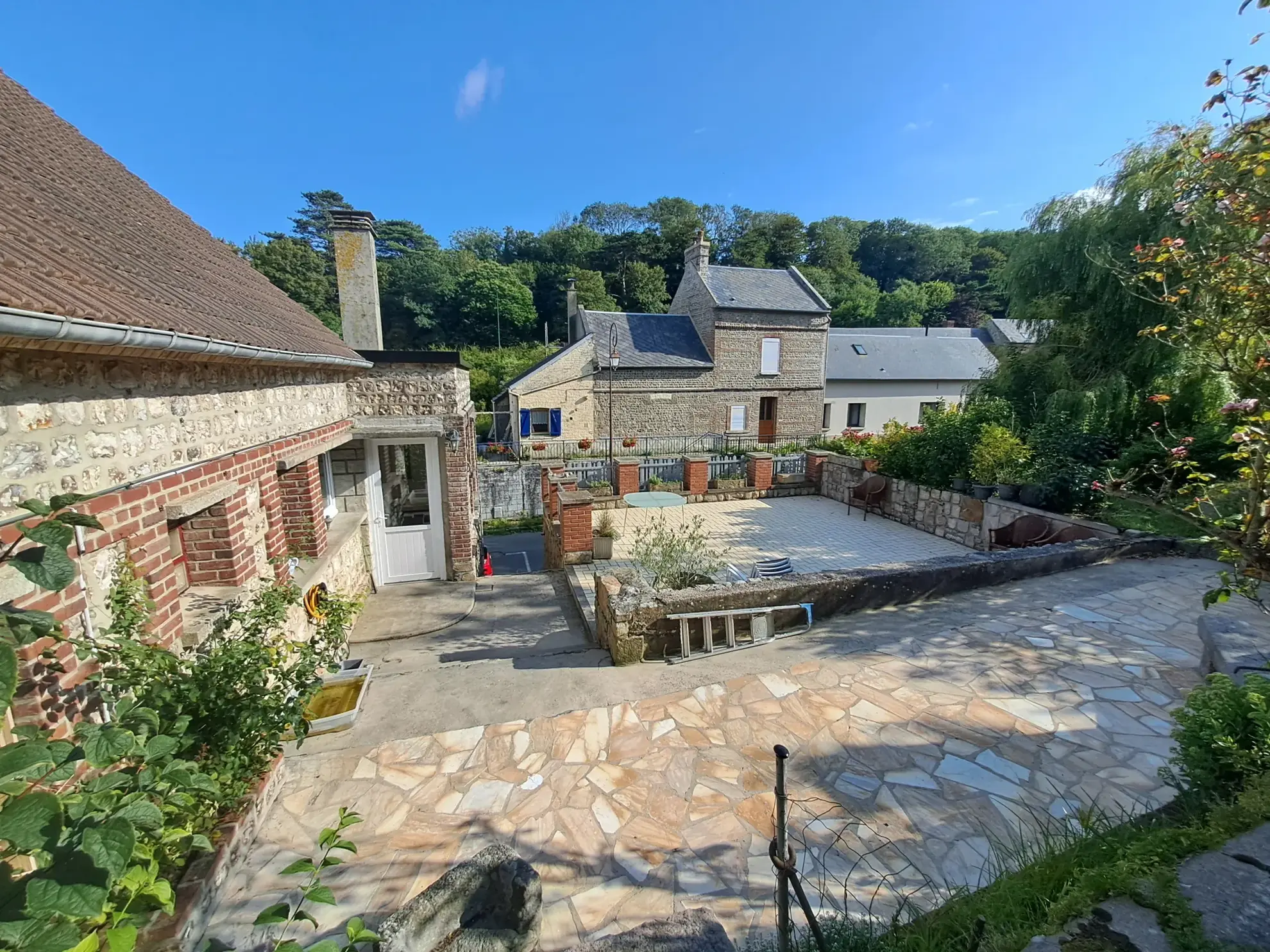 Maison à vendre à Saint-Valery-en-Caux avec 3 chambres et grand terrain 