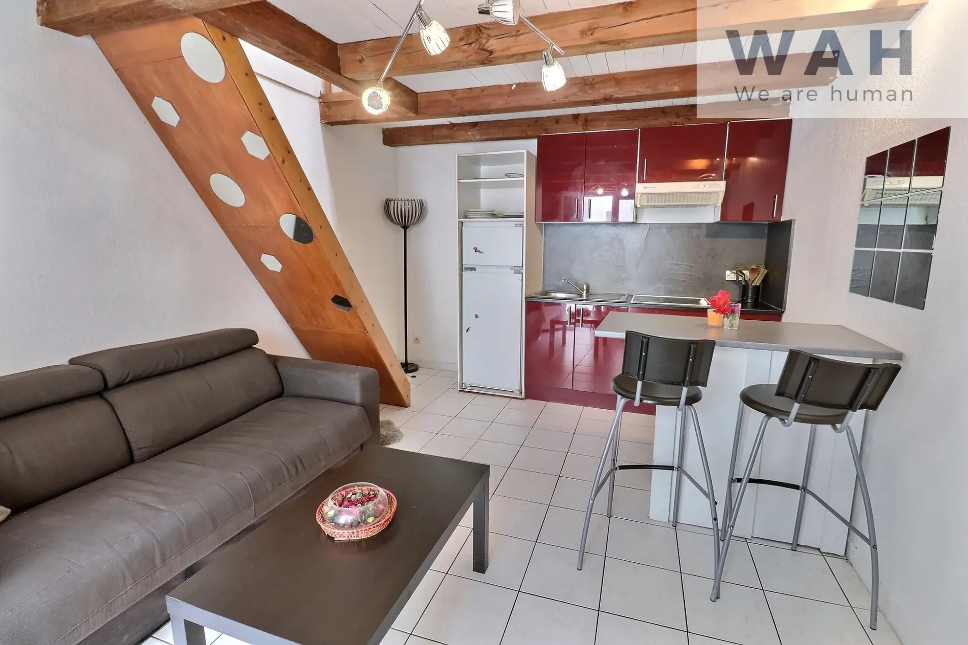 Immeuble de rapport à Raismes avec deux appartements et local commercial – Rentabilité 11%