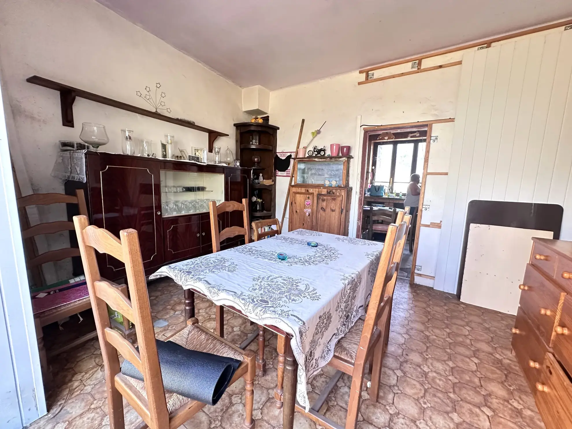 Maison à rénover de 70 m² à Auneau, potentiel d'agrandissement et environnement calme 