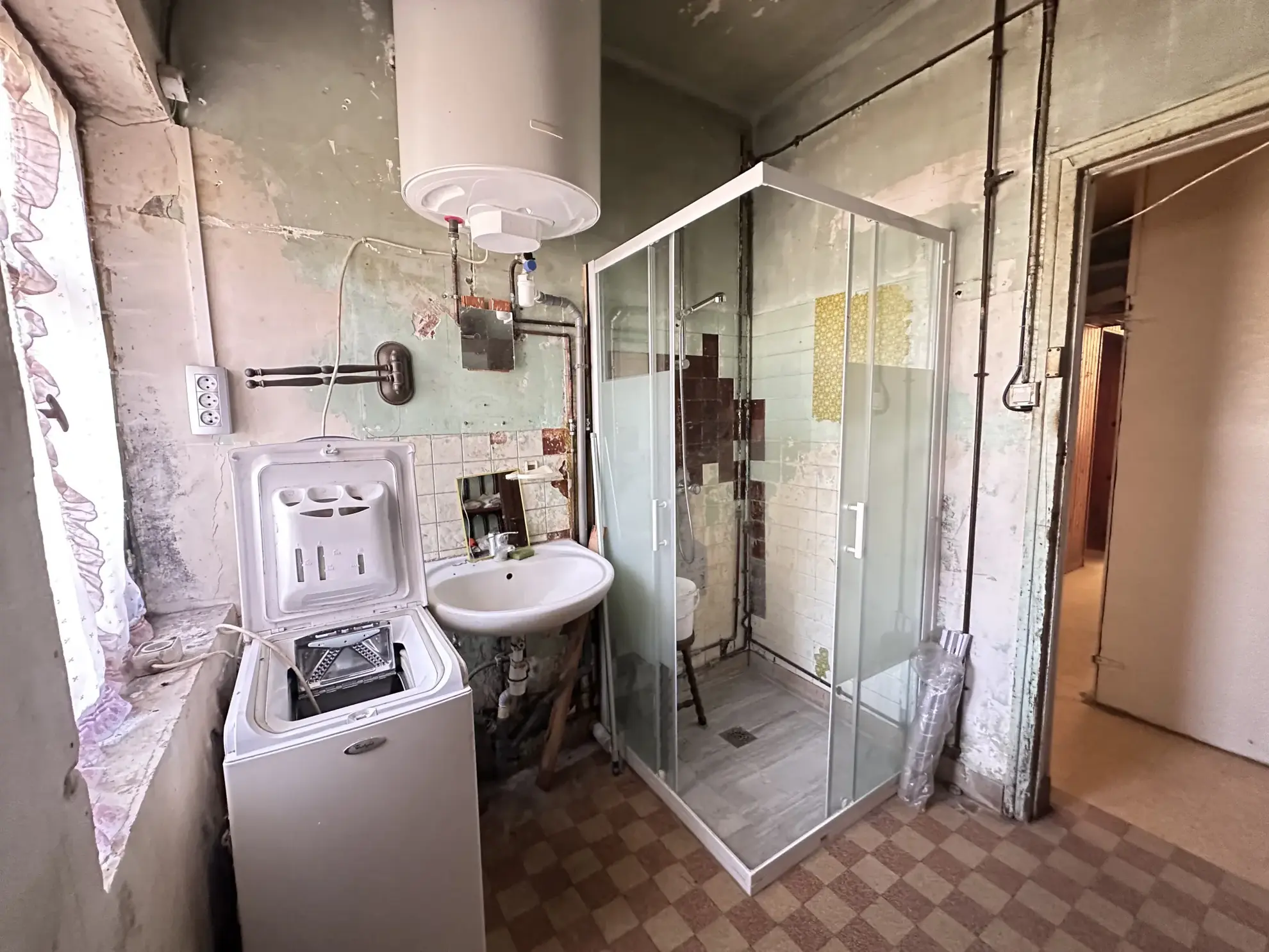 Maison à rénover de 70 m² à Auneau, potentiel d'agrandissement et environnement calme 