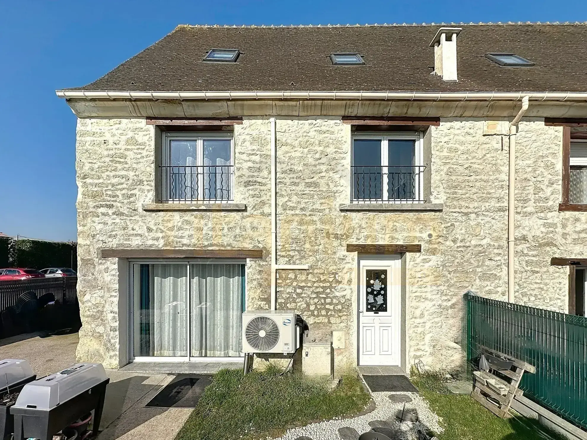 Maison spacieuse de 135 m² avec 4 chambres et jardin à Saint Clair Sur Epte