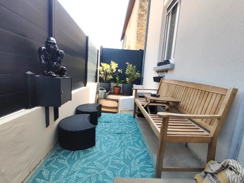 Maison de Bourg Rénovée à Vichy, 4 Chambres, Cour et Dépendance 