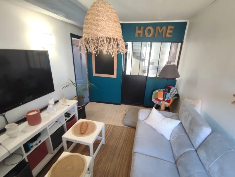 Maison de Bourg Rénovée à Vichy, 4 Chambres, Cour et Dépendance 