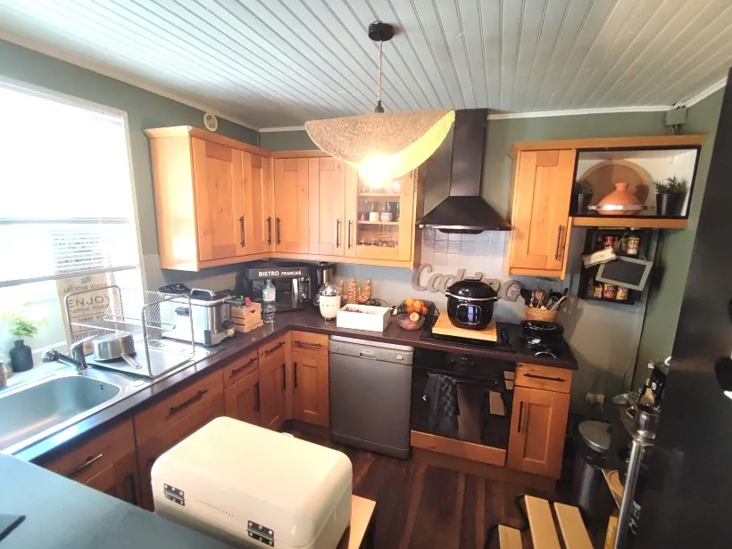 Maison de Bourg Rénovée à Vichy, 4 Chambres, Cour et Dépendance 