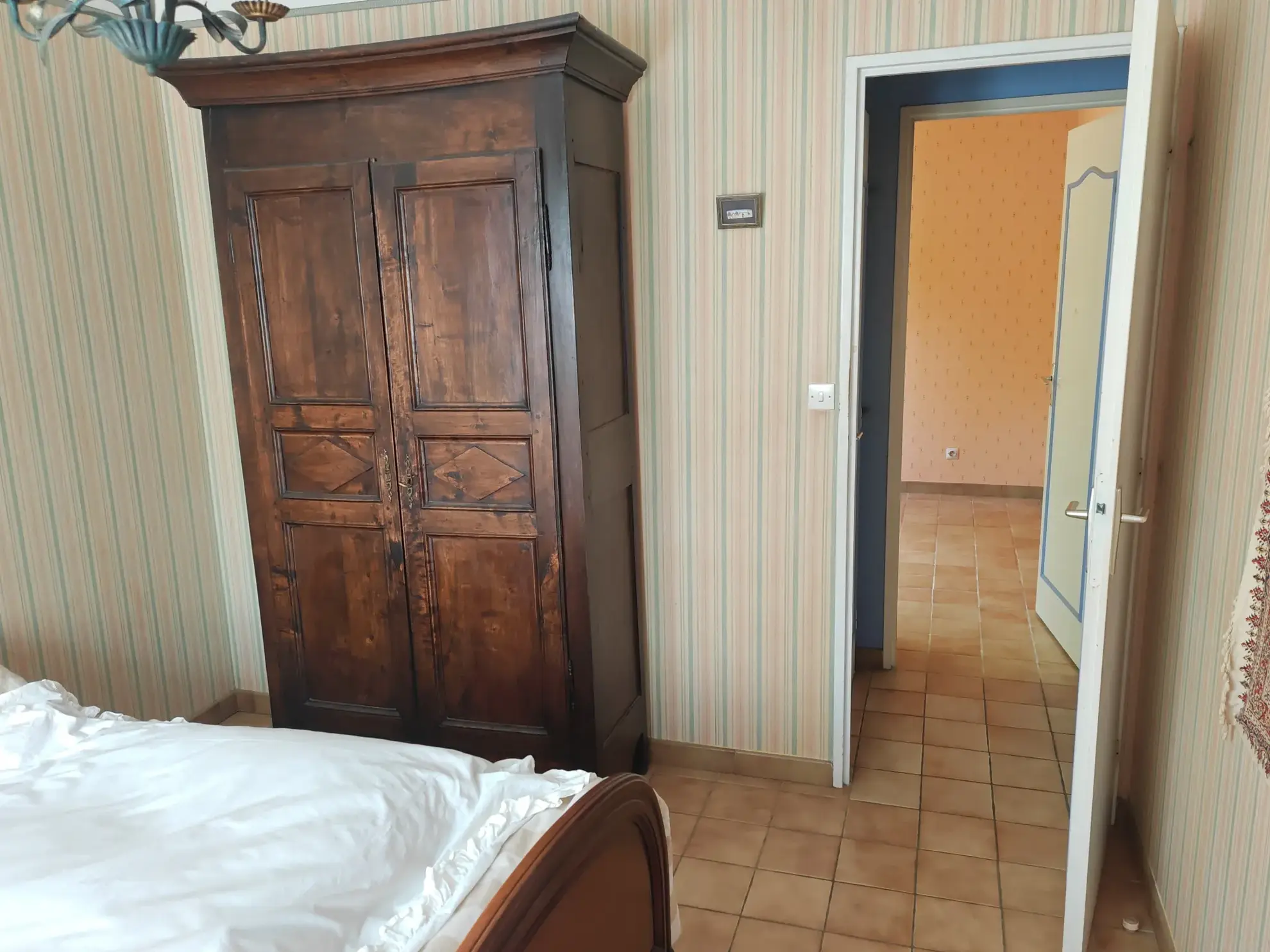 Villa F6 avec studio sur terrain arboré au Vigan – Vue panoramique et calme 