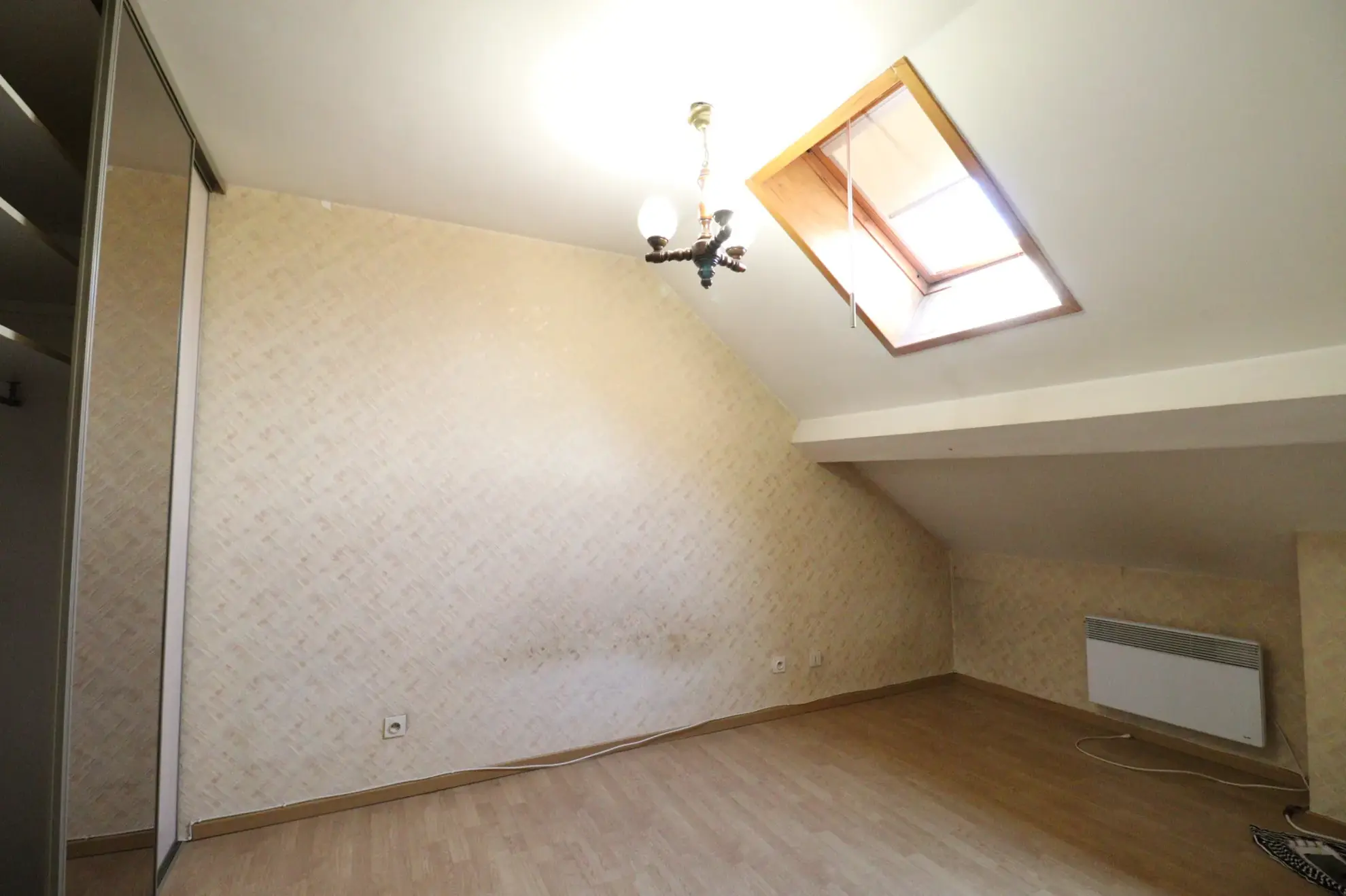 Maison mitoyenne avec jardin à Grenoble – 3 chambres, secteur dynamique 