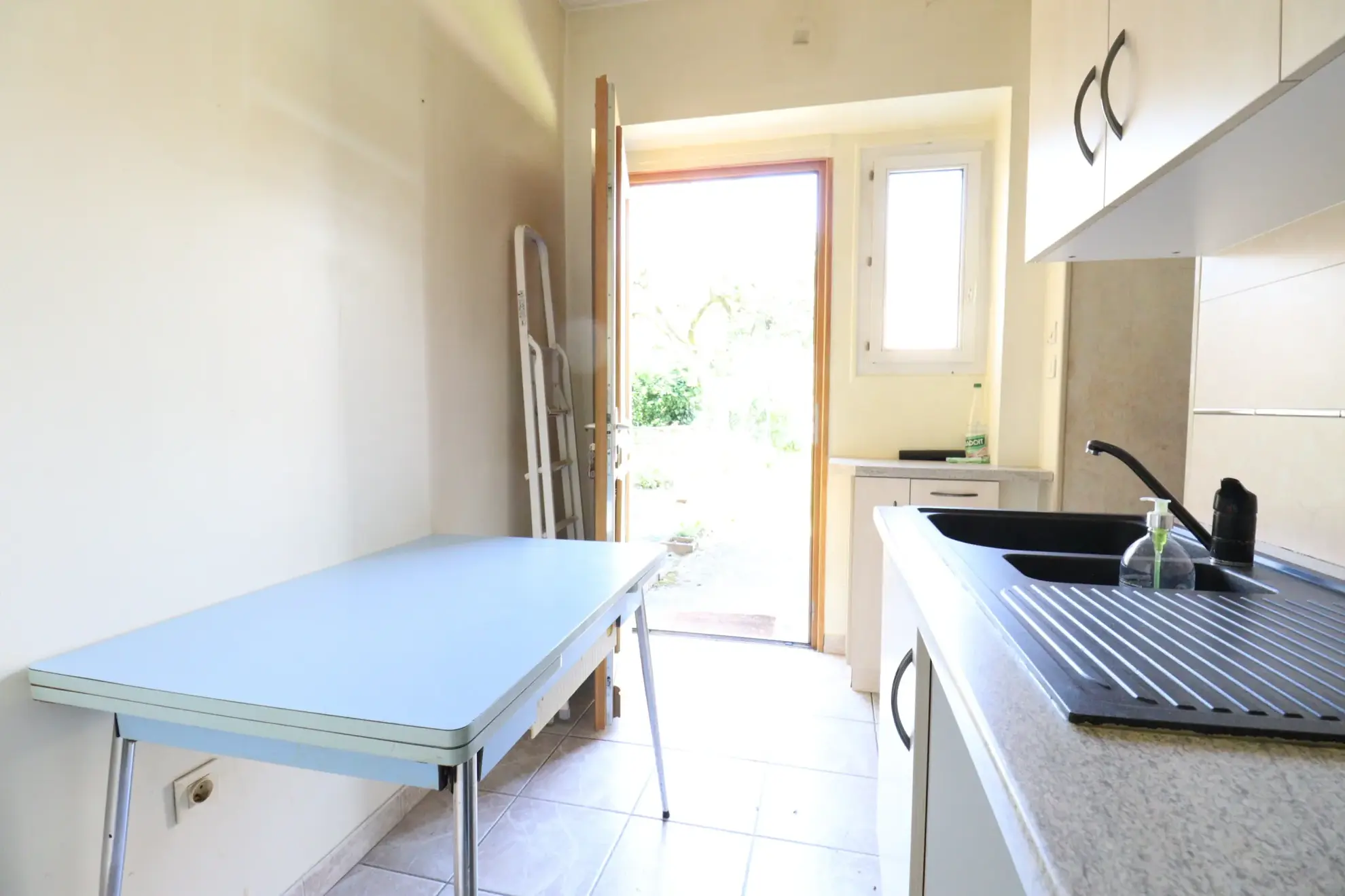 Maison mitoyenne avec jardin à Grenoble – 3 chambres, secteur dynamique 