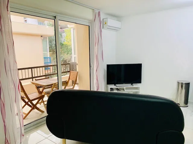Appartement F3 rénové avec terrasse sud et parking à Amélie-les-Bains-Palalda 