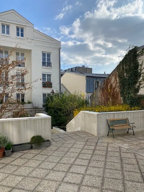 Studio à vendre Paris 20ème - Appartement loué avec cave et parking