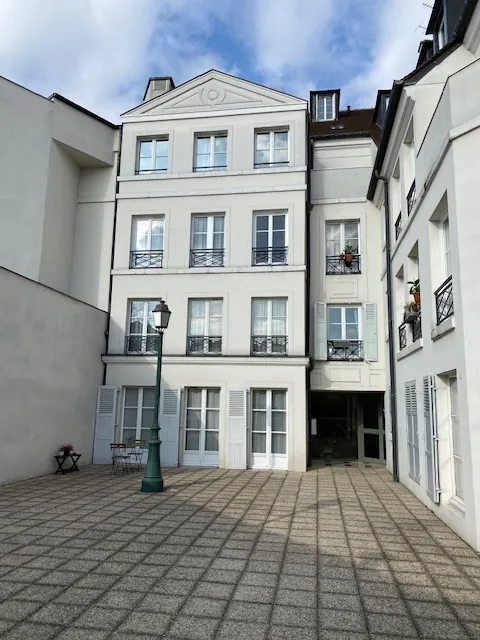 Studio à vendre Paris 20ème - Appartement lumineux avec cave et parking en résidence de standing