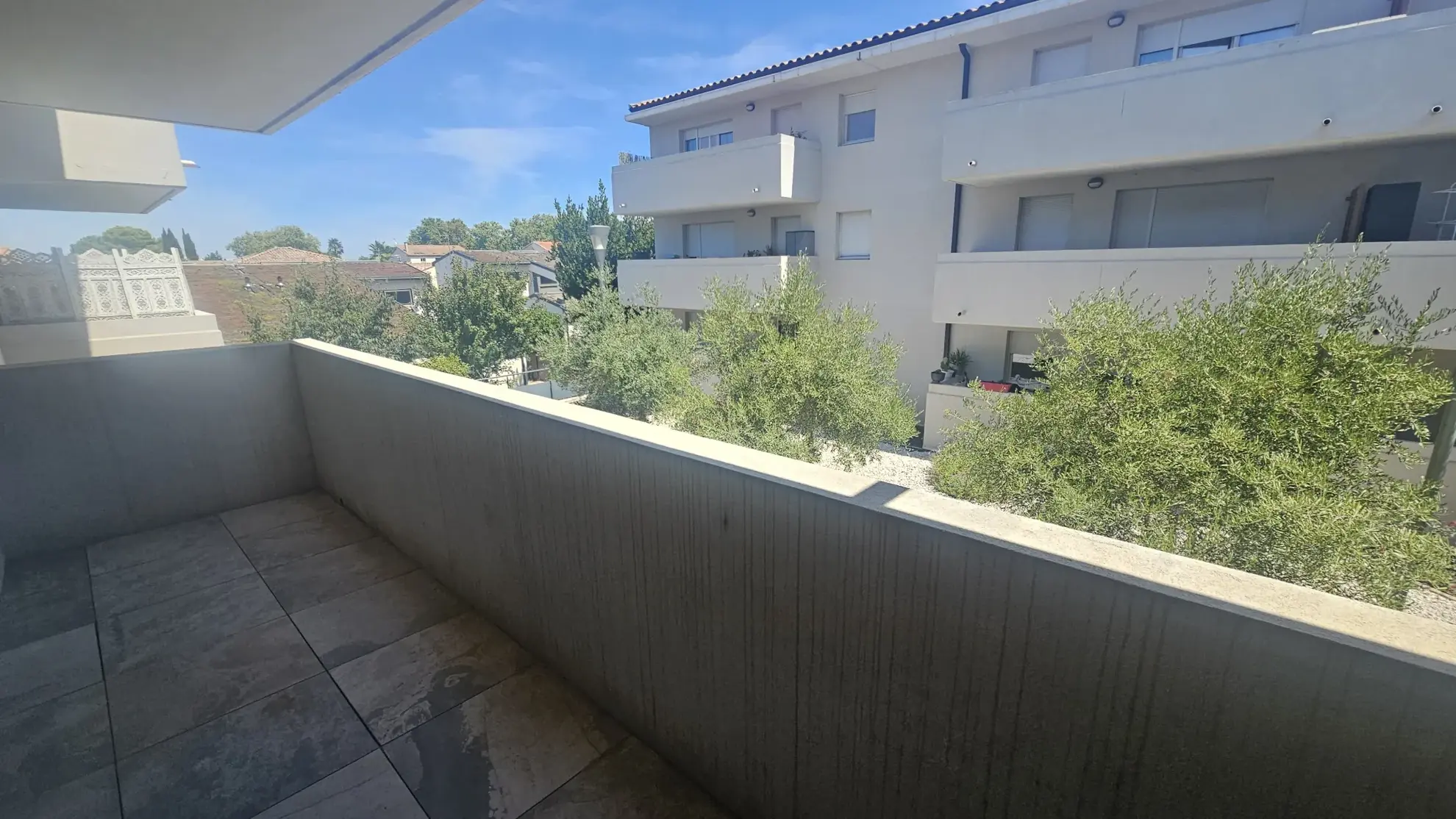 Appartement T2 de 43m² avec terrasse à Gigean dans résidence sécurisée