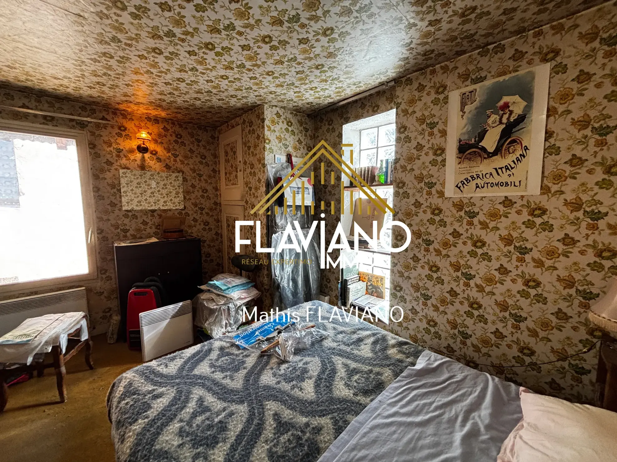 Maison de ville à rénover en centre-ville de Barcelonnette avec cour privée 