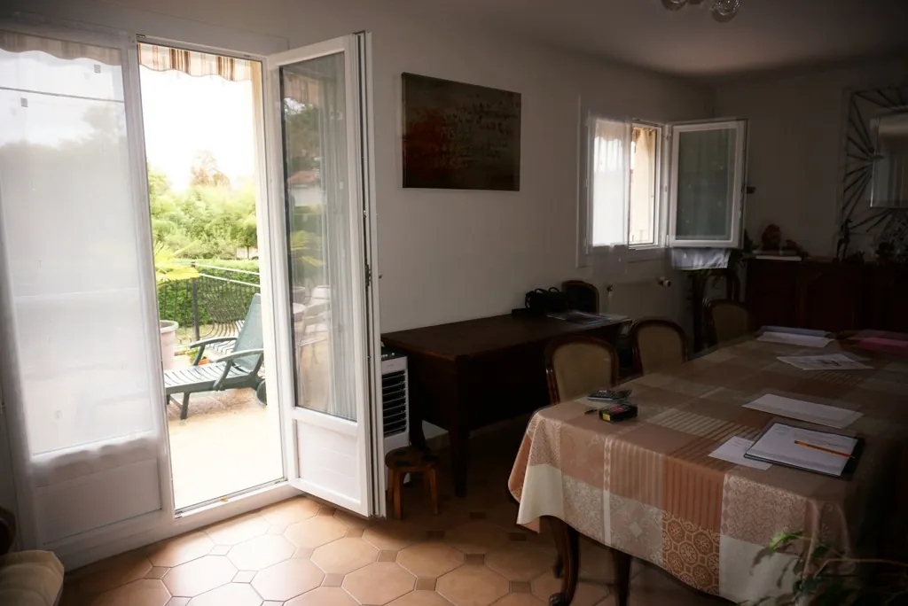 Belle maison de 5 pièces avec terrasse et jardin au Donjon 