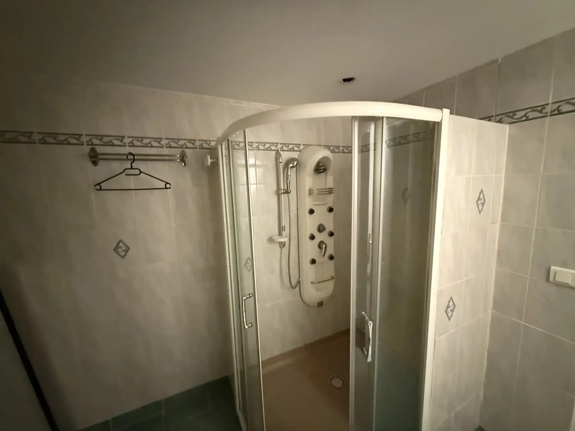 Maison en plein centre du Puy-en-Velay à vendre, idéal investisseur ou commerçant 