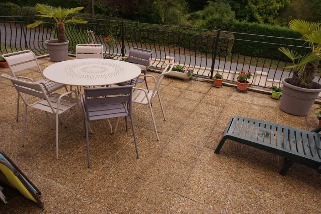 Belle maison de 5 pièces avec terrasse et jardin au Donjon 