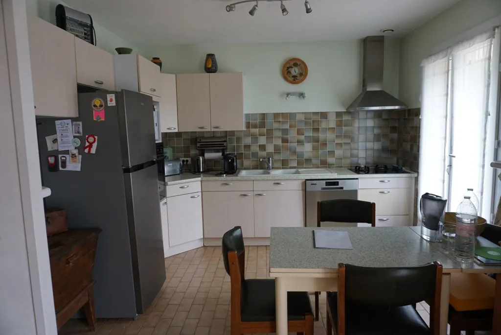 Belle maison de 5 pièces avec terrasse et jardin au Donjon 
