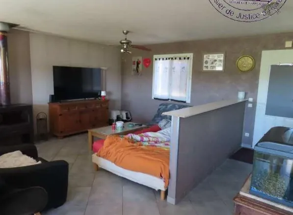 Maison T4 à Nuits en vente aux enchères, jardin et garage, prix départ 38 800 euros 