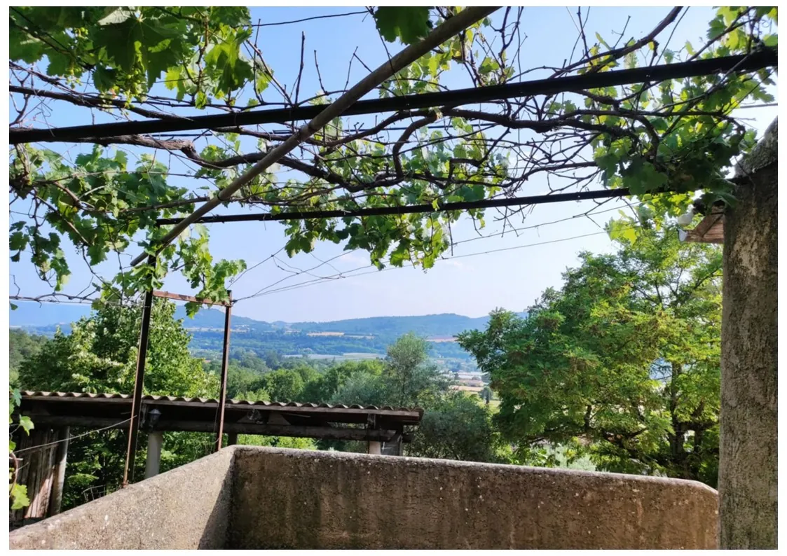 Corps de ferme en Provence à rénover avec vue panoramique à Volonne 