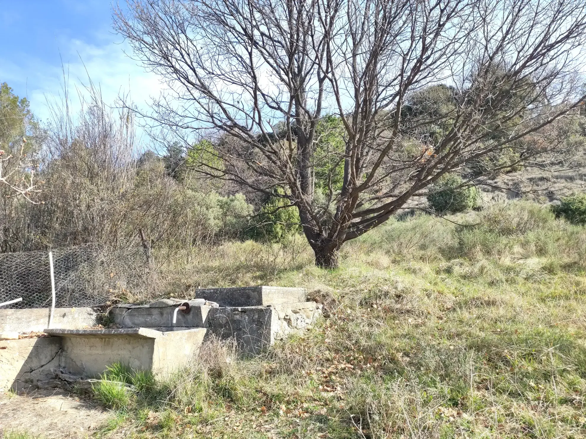 Corps de ferme en Provence à rénover avec vue panoramique à Volonne 