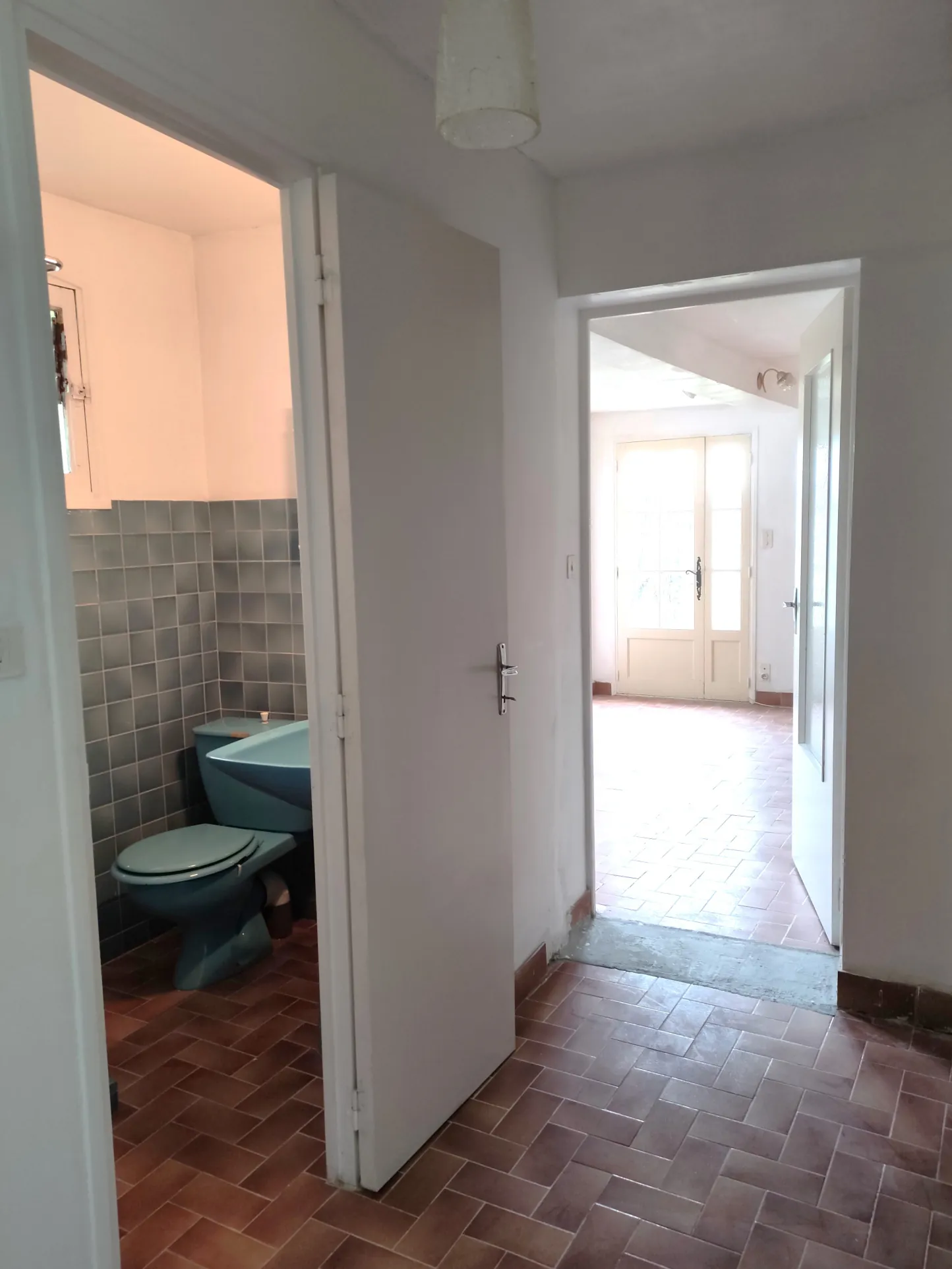 Corps de ferme en Provence à rénover avec vue panoramique à Volonne 