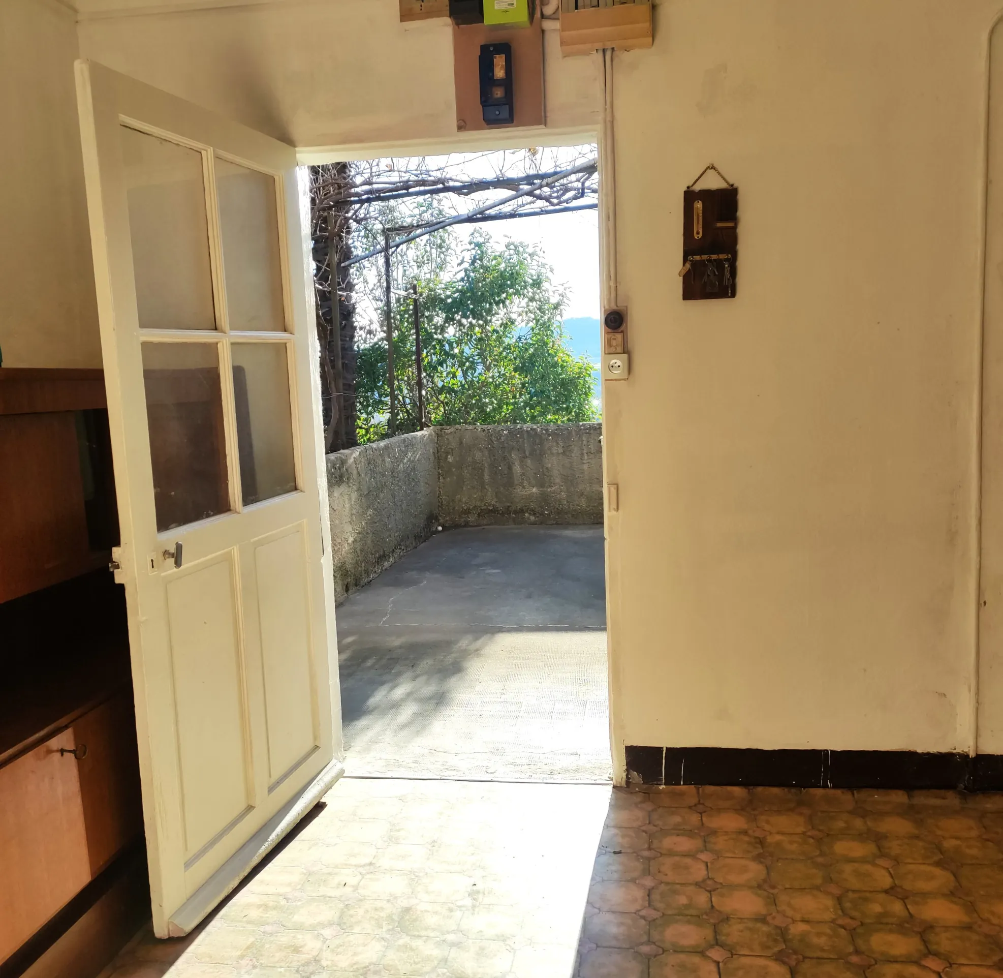 Corps de ferme en Provence à rénover avec vue panoramique à Volonne 