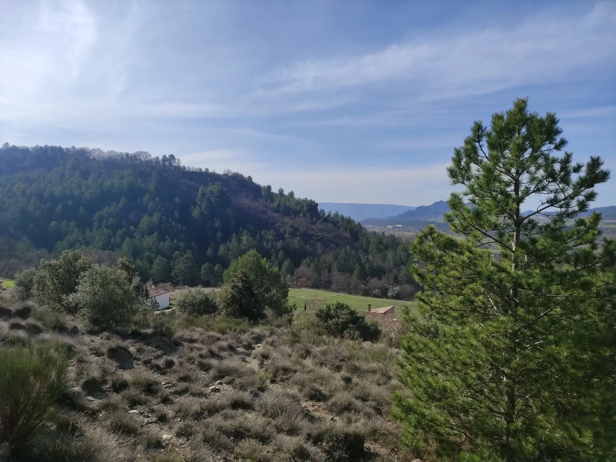 Corps de ferme en Provence à rénover avec vue panoramique à Volonne 