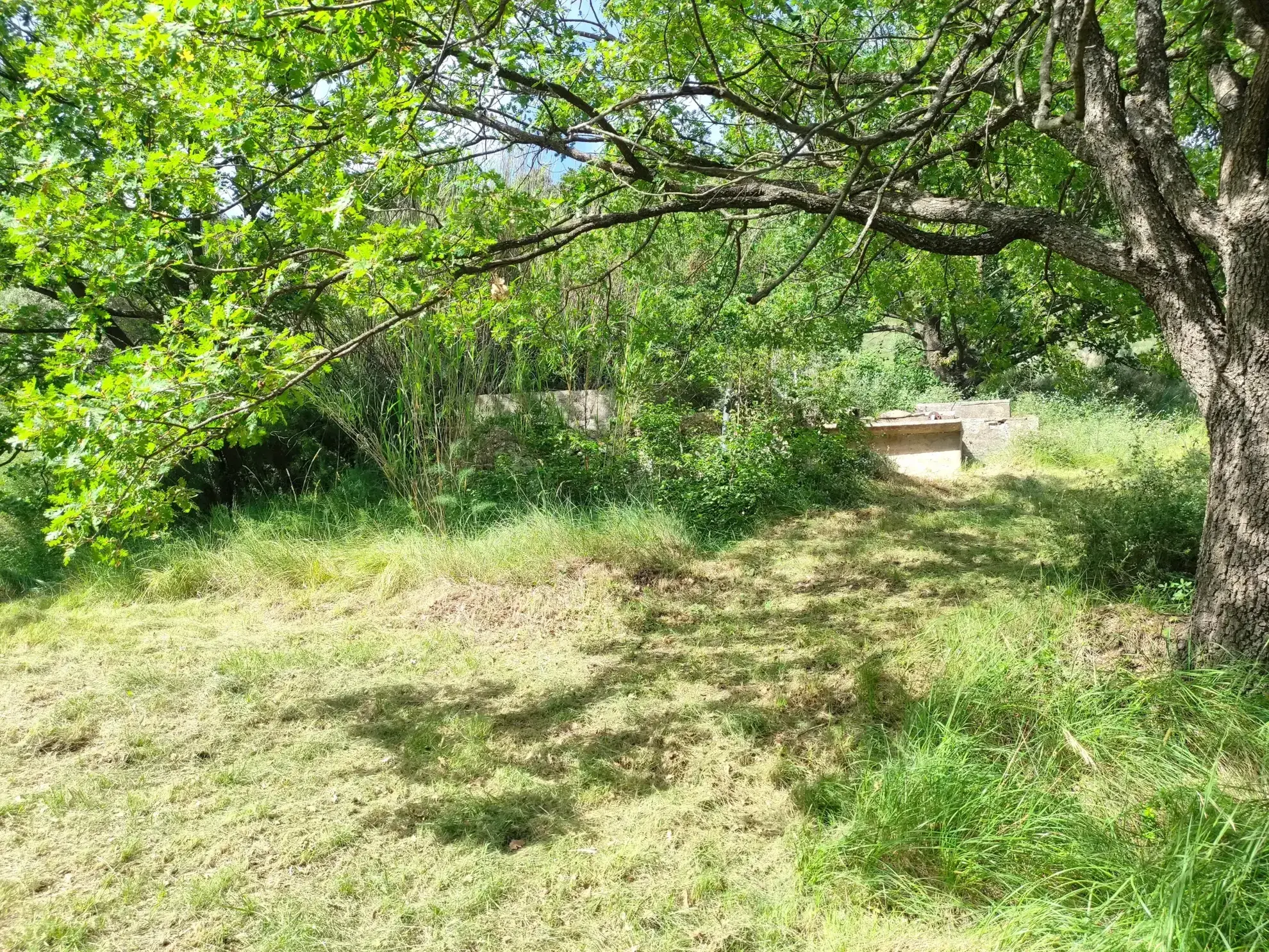 Corps de ferme en Provence à rénover avec vue panoramique à Volonne 