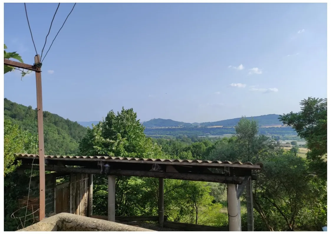 Corps de ferme en Provence à rénover avec vue panoramique à Volonne 