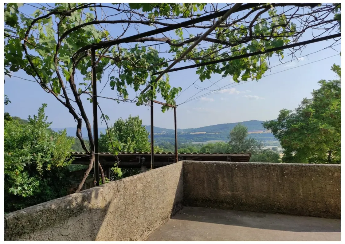 Corps de ferme en Provence à rénover avec vue panoramique à Volonne 