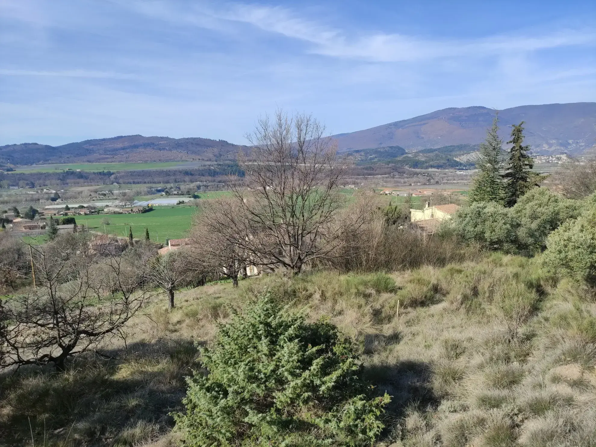 Corps de ferme en Provence à rénover avec vue panoramique à Volonne 