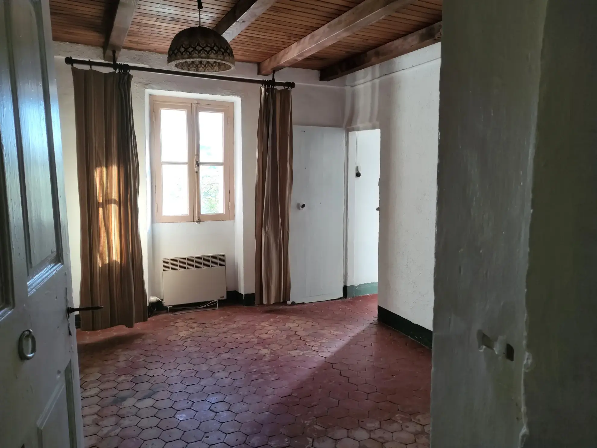 Corps de ferme en Provence à rénover avec vue panoramique à Volonne 